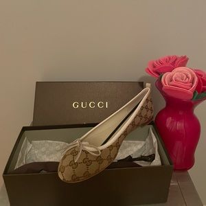 Brand new Gucci flats